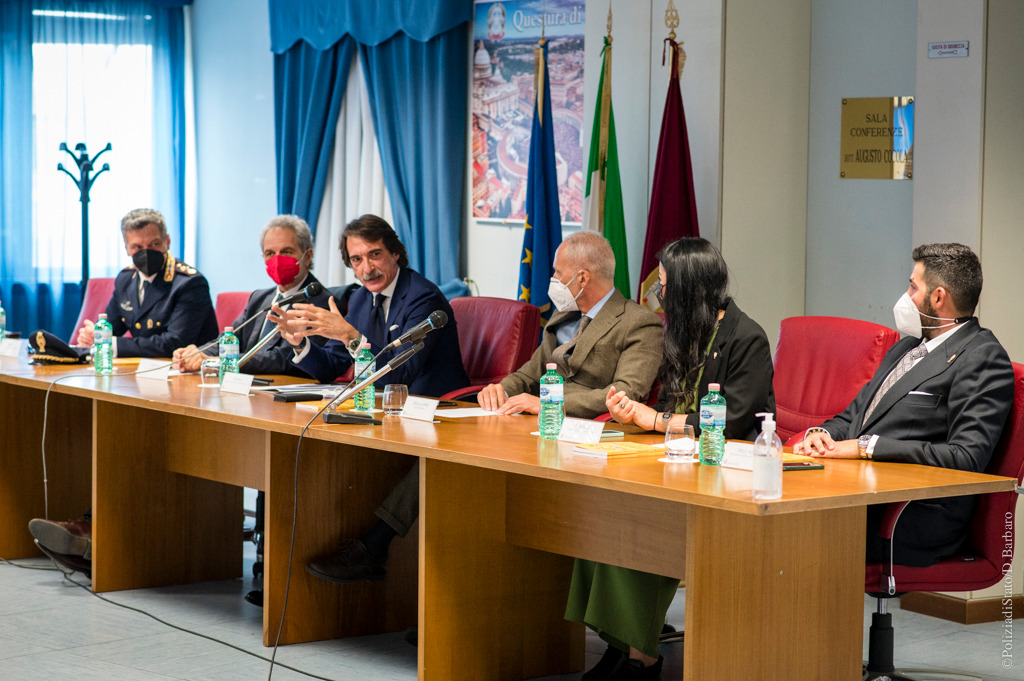 La presentazione del libro “Rompiamo il silenzio”