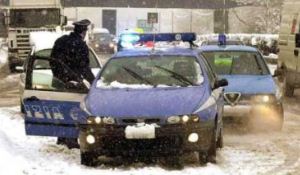 stradale impegnanta in controlli sulle autostrada emergenza neve