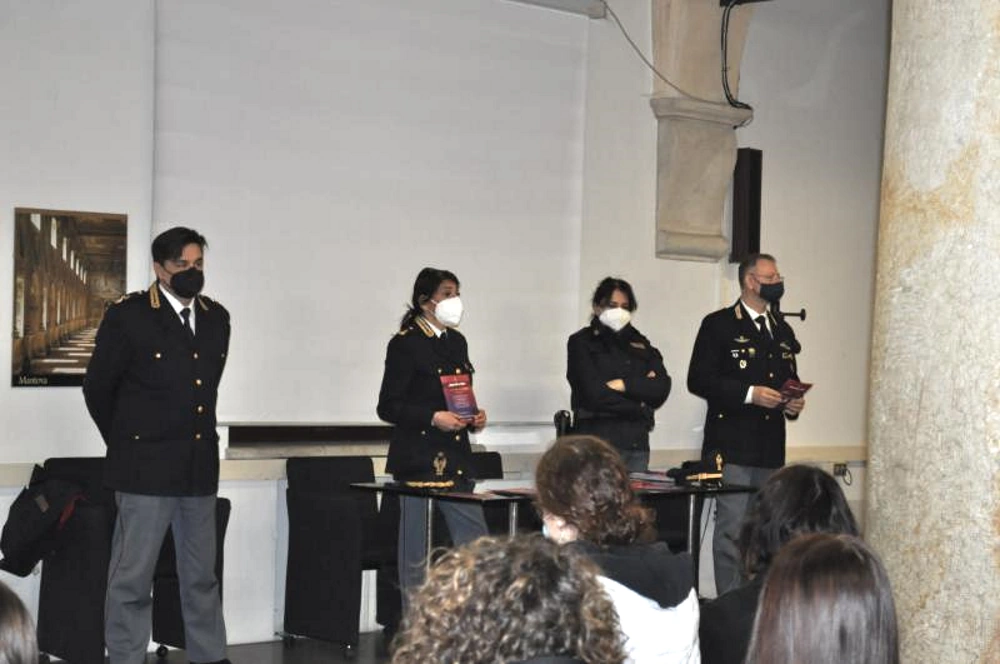 "Questo non è amore": 8 marzo a Mantova