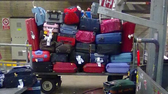 bagagli da stiva all'aeroporto