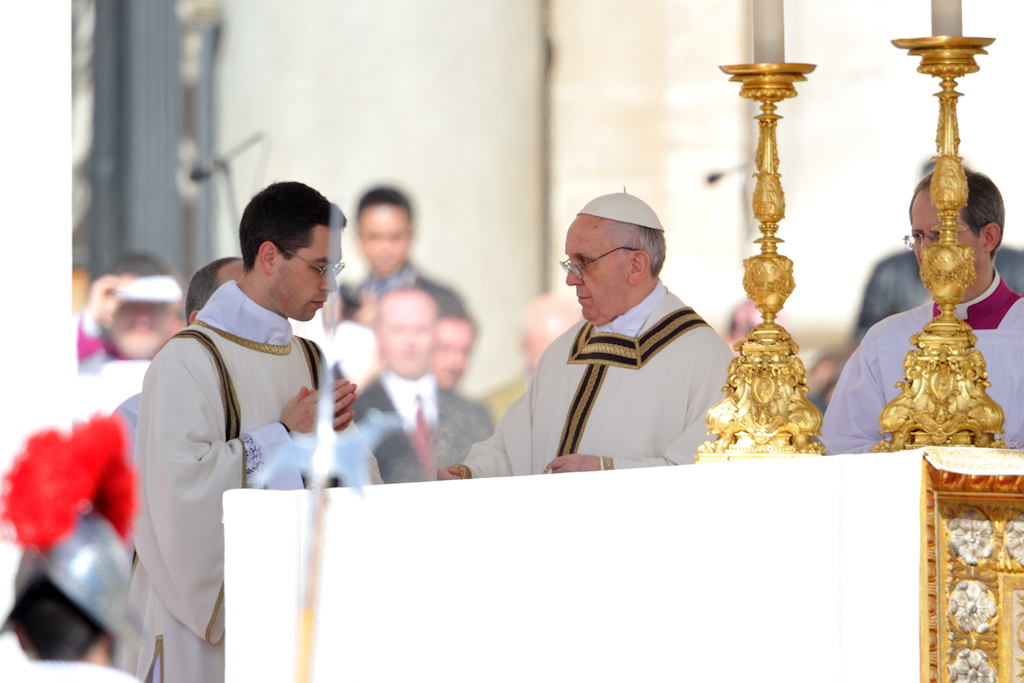 Papa Francesco durante la cerimonia 