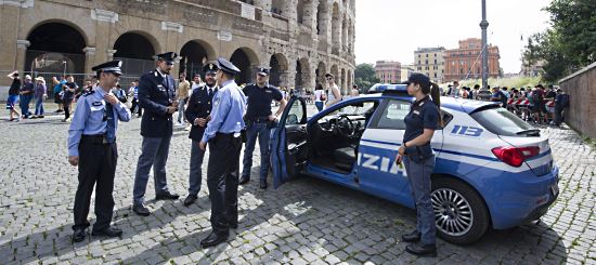 Poliziotti italiani e cinesi a Roma