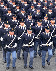 Agenti della Polizia di Stato durante una cerimonia