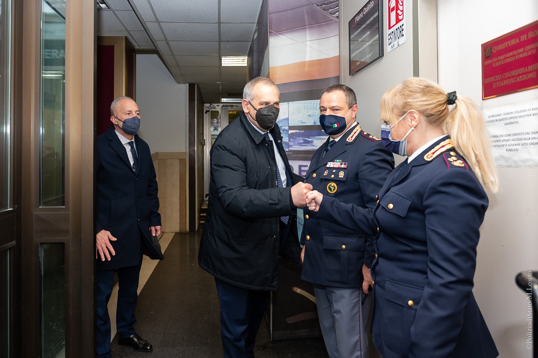 Capodanno: gli auguri del capo della Polizia Lamberto Giannini a tutti i poliziotti dalla Sala operativa di Roma