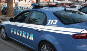 volante della polizia impegnata in un'operazione