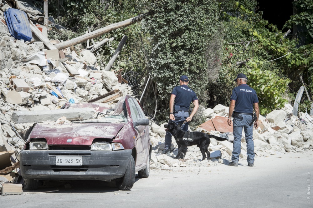 I soccorsi della Polizia ad Arquata del Tronto in occasione del sisma del 24 agosto 2016