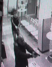 Un frame del video della tentata rapina sventata dalla polizia