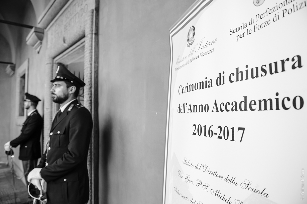 La cerimonia di chiusura dell'anno accademico 2016-2017 della Scuola di perfezionamento per le forze di polizia a Roma