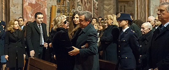Il Duomo di Avellino durante la messa in onore di Antonio Manganelli