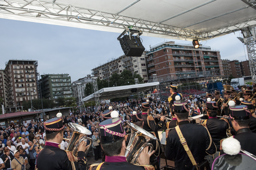 La Banda della Polizia di Stato durante il concerto tenuto a Salerno in occasione del 6° raduno nazionale Anps