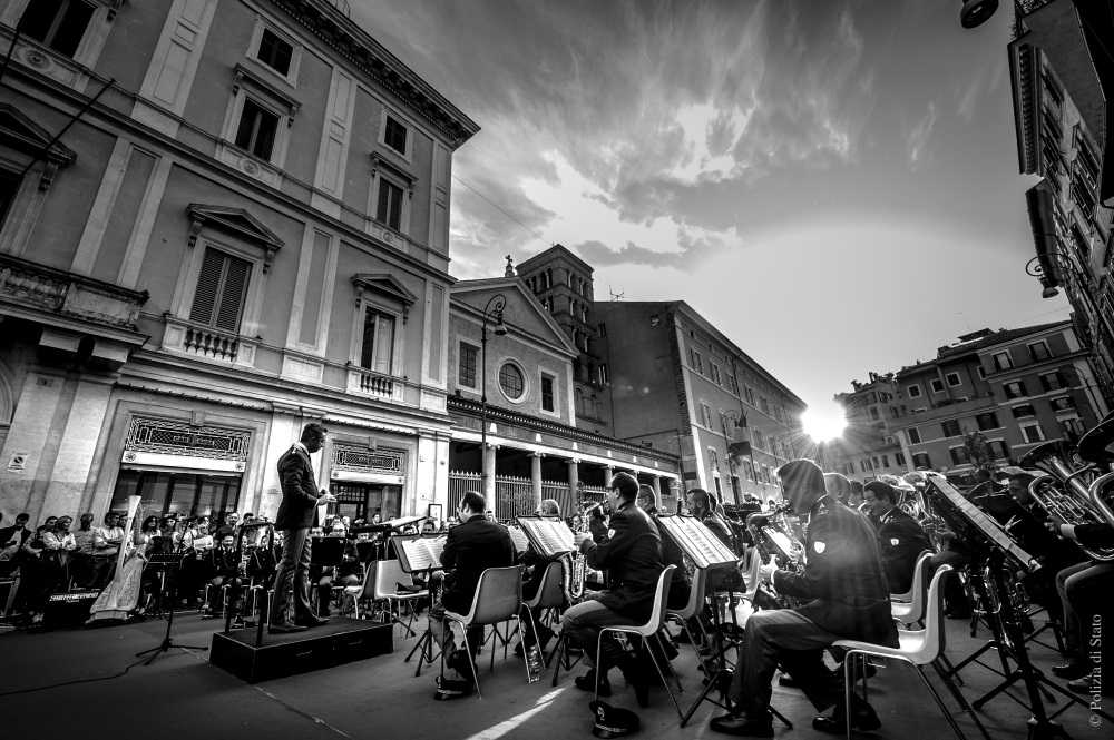 Il concerto sella Banda musicale a Roma in piazza San Lorenzo in Lucina
