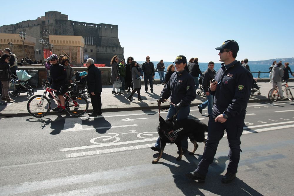La Polizia al lavoro durante le festività a Napoli