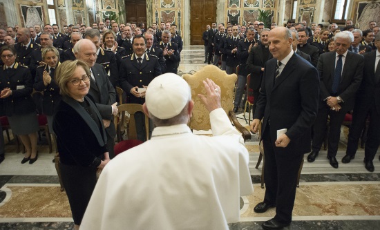 Capo della Polizia Pansa e Papa Bergoglio