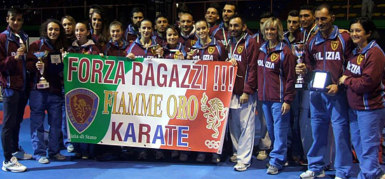 Atleti e tecnici delle Fiamme oro karate ai campionati italiani a squadre 2013 
