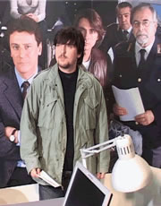 Mauro Belli in occasione della riconsegna della giacca alla Polizia