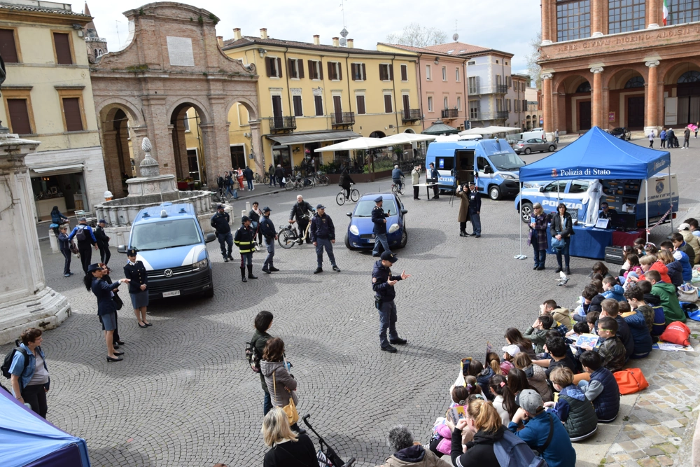 Le celebrazioni nella città di Rimini per il 171° anniversario della Fondazione della Polizia
