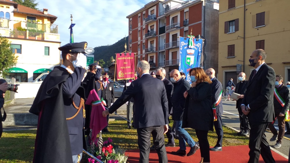 Le cerimonie di intitolazioni di spazi cittadini alla guardia scelta Angelo Pellegrino e alla guardia Battista Prati
