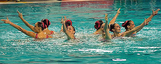 La squadra di nuoto sincronizzato delle Fiamme oro