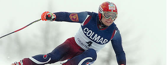 Lo slalomista delle Fiamme oro Davide Simoncelli