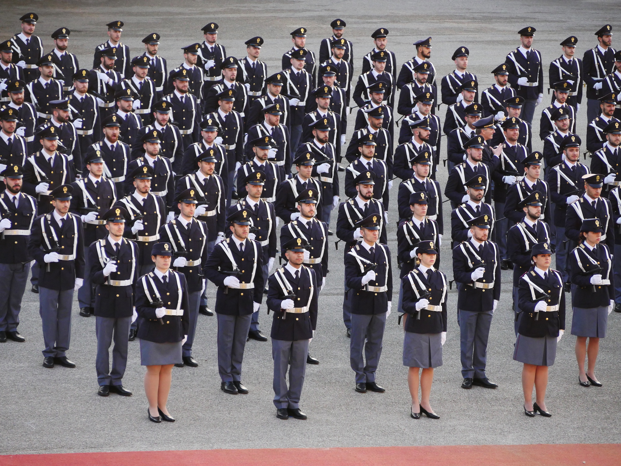 Il giuramento dei 405 agenti alla Scuola di Trieste