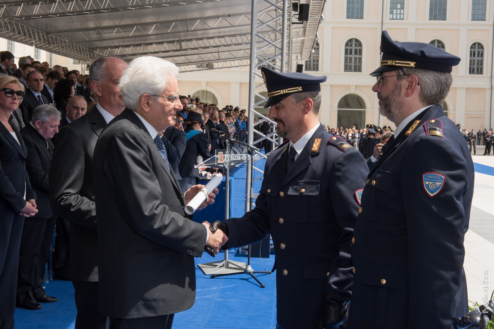 Il sovrintendente capo della Polizia di Stato Francesco Cappotto riceve, dal Presidente della Repubblica Sergio Mattarella, la promozione per merito straordinario.