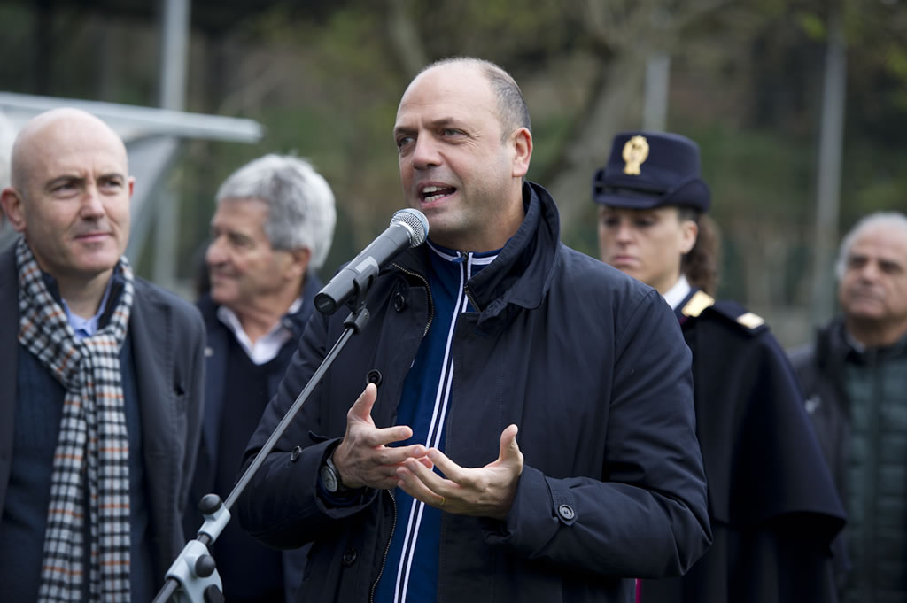 Il ministro dell'Interno Angelino Alfano durante il suo intervento