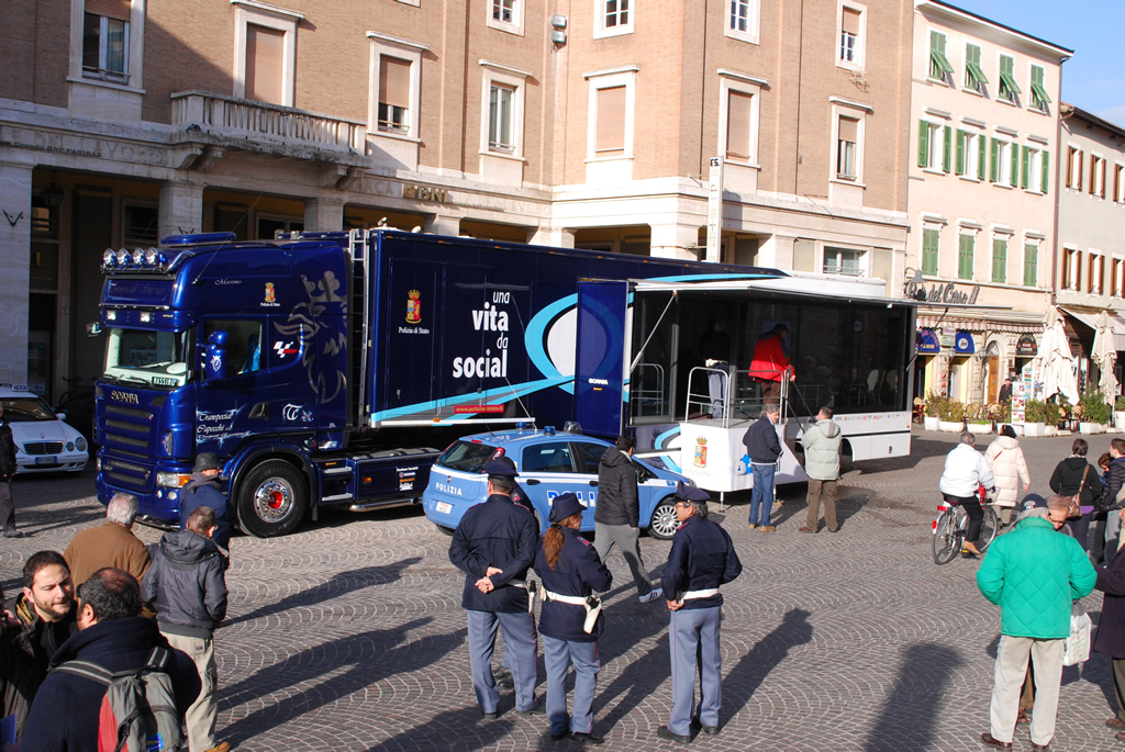 Il Truck di "Una vita da social" in piazza Duomo a Grosseto