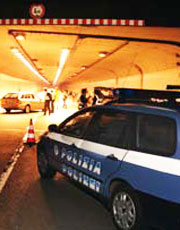 Pattuglia della Polizia stradale effettua un controllo congiunto con la Polizia tedesca