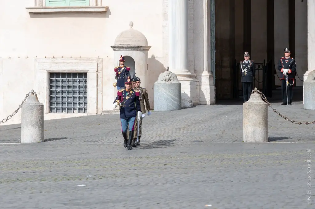 Il cambio della Guardia al Quirinale in occasione del 171° Anniversario della Fondazione della Polizia